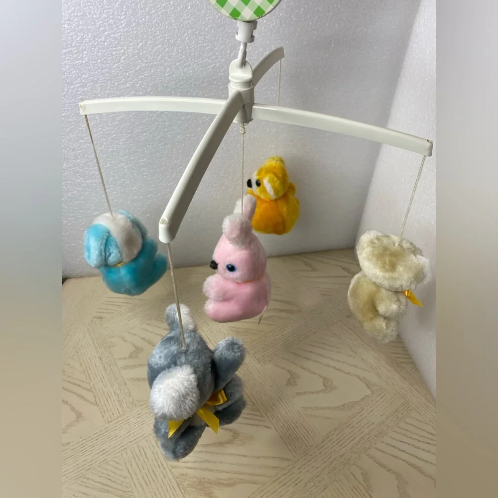 Vintage Musical Crib Mobile with Plush Animal Toys For Baby Nursery